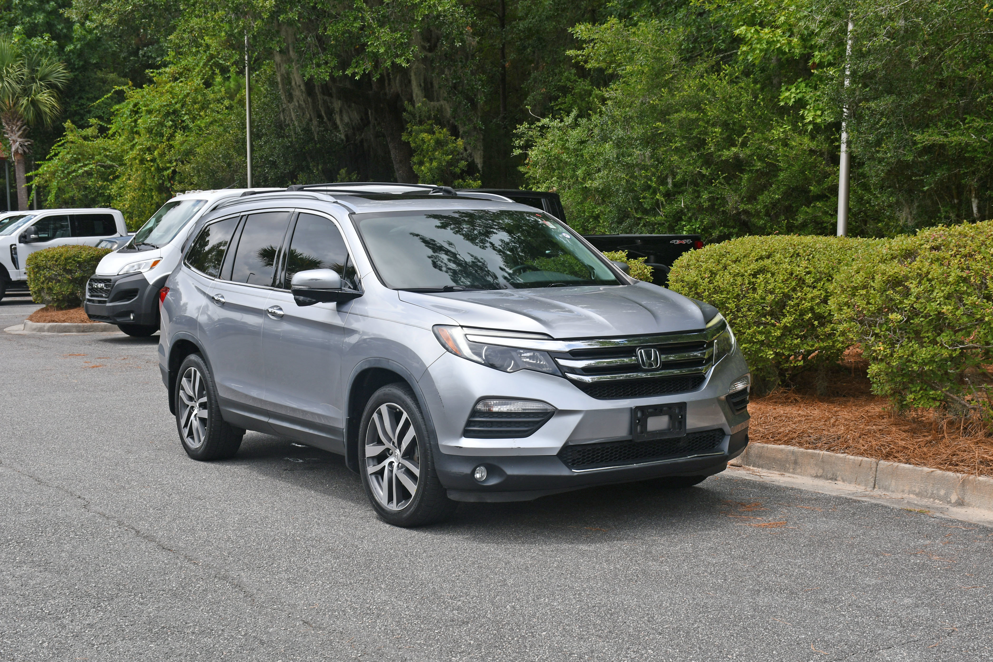 Used 2017 Honda Pilot Touring image 6
