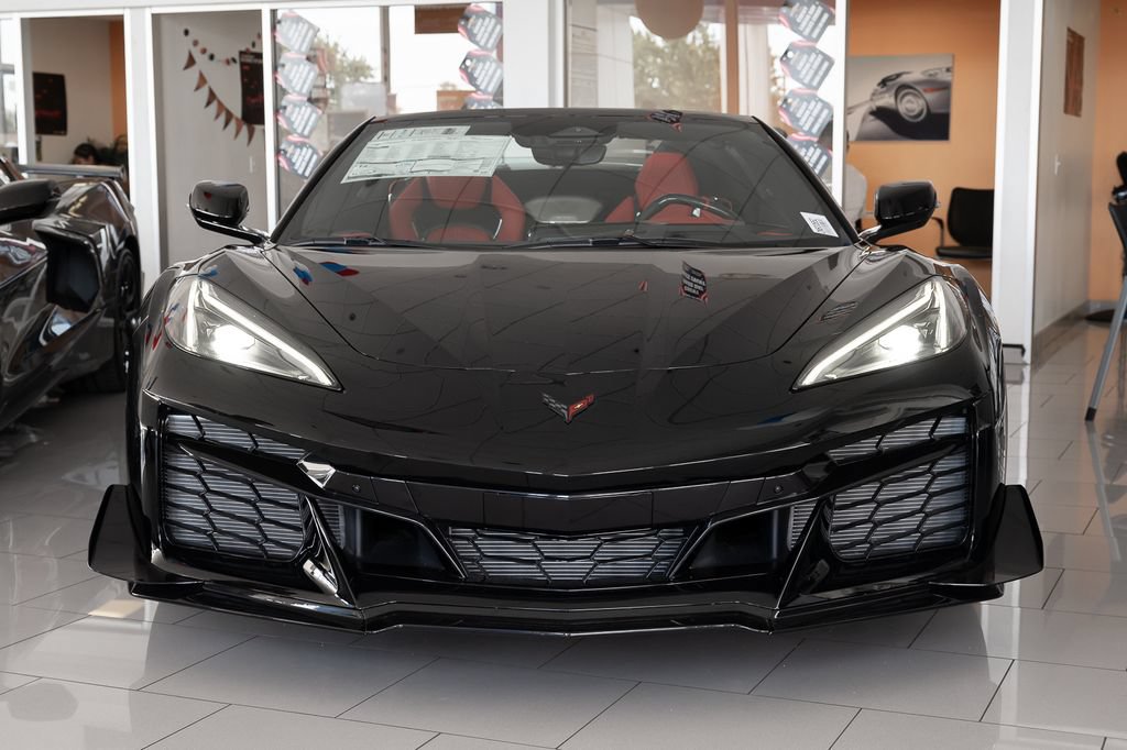 New 2027 Chevrolet Corvette Z06 w/ Z07 Performance Package RWD image 2