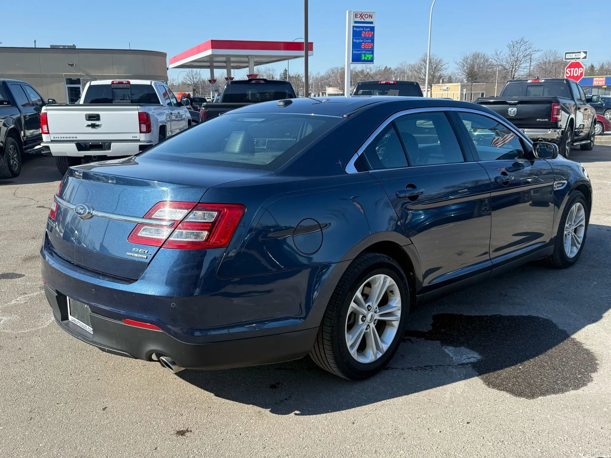 Used 2016 Ford Taurus SEL w/ Equipment Group 201A image 5