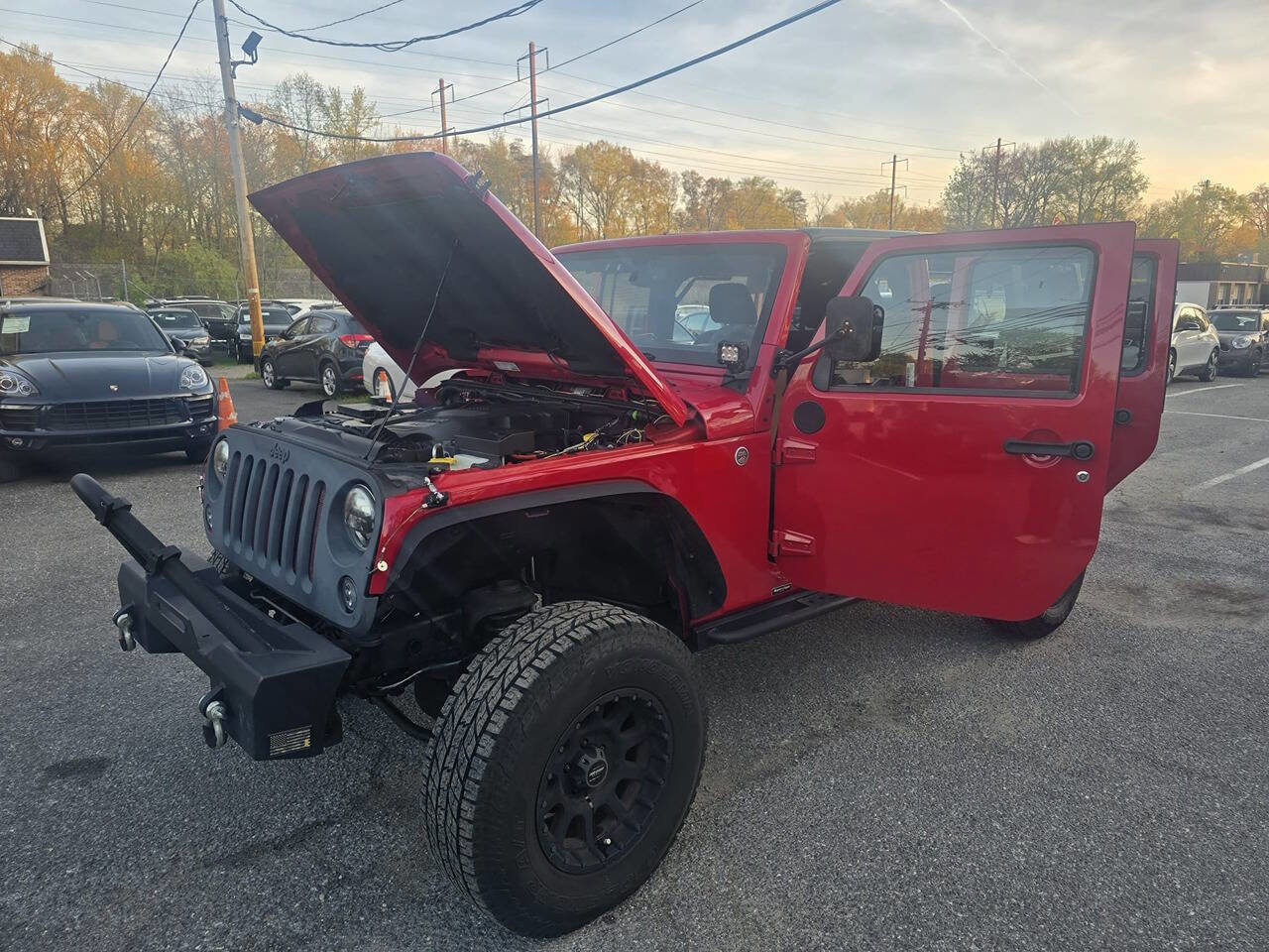 Used 2014 Jeep Wrangler Unlimited Sahara image 3