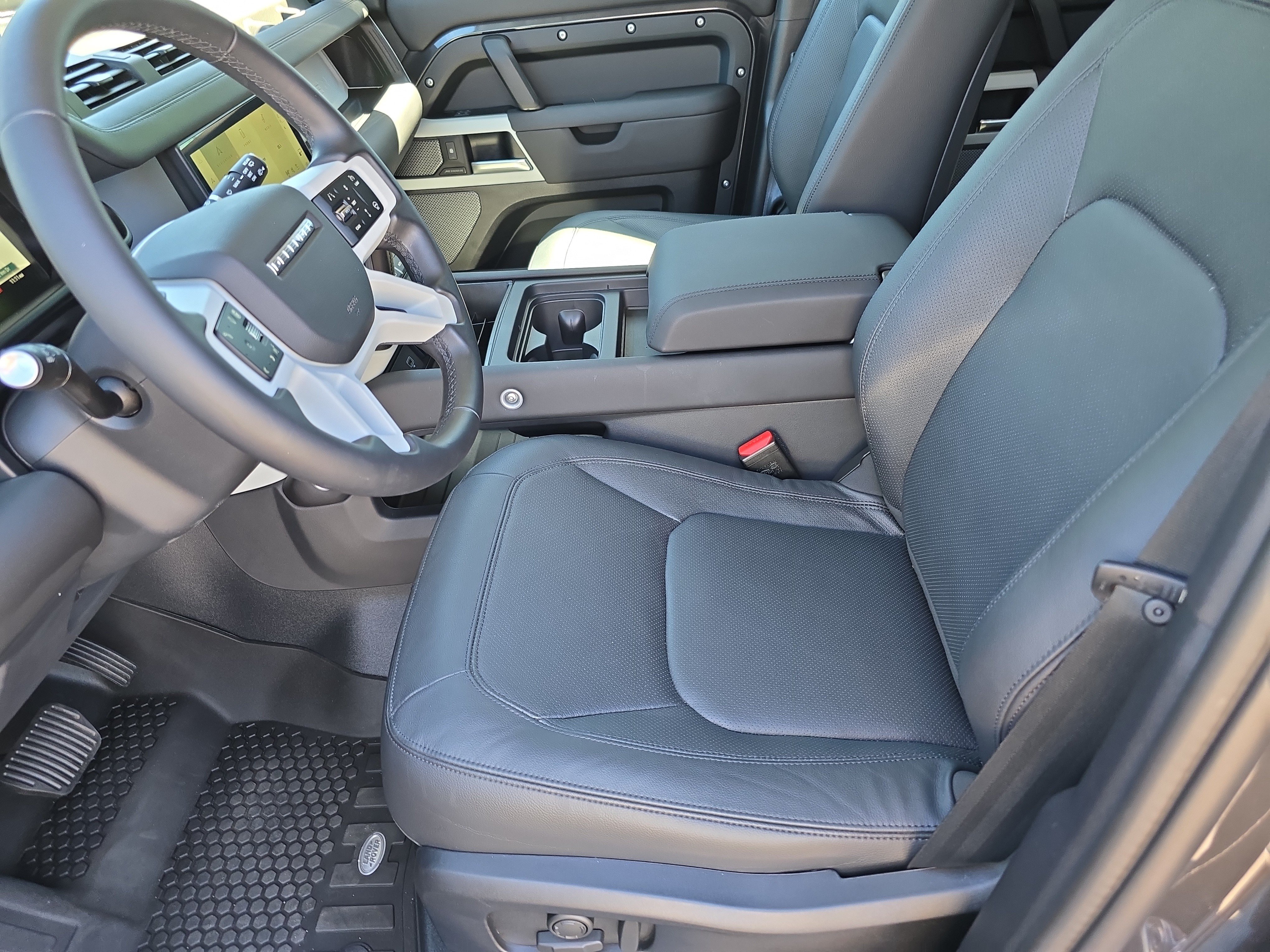 Certified 2024 Land Rover Defender 110 SE AWD/4WD image 21