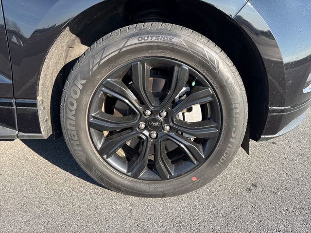 Used 2023 Ford Edge SE w/ Black Appearance Package image 11
