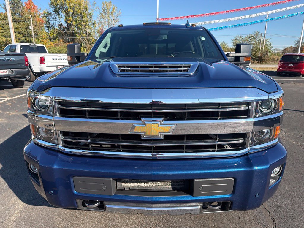 Used 2019 Chevrolet Silverado 2500 High Country w/ Duramax Plus Package AWD/4WD image 3