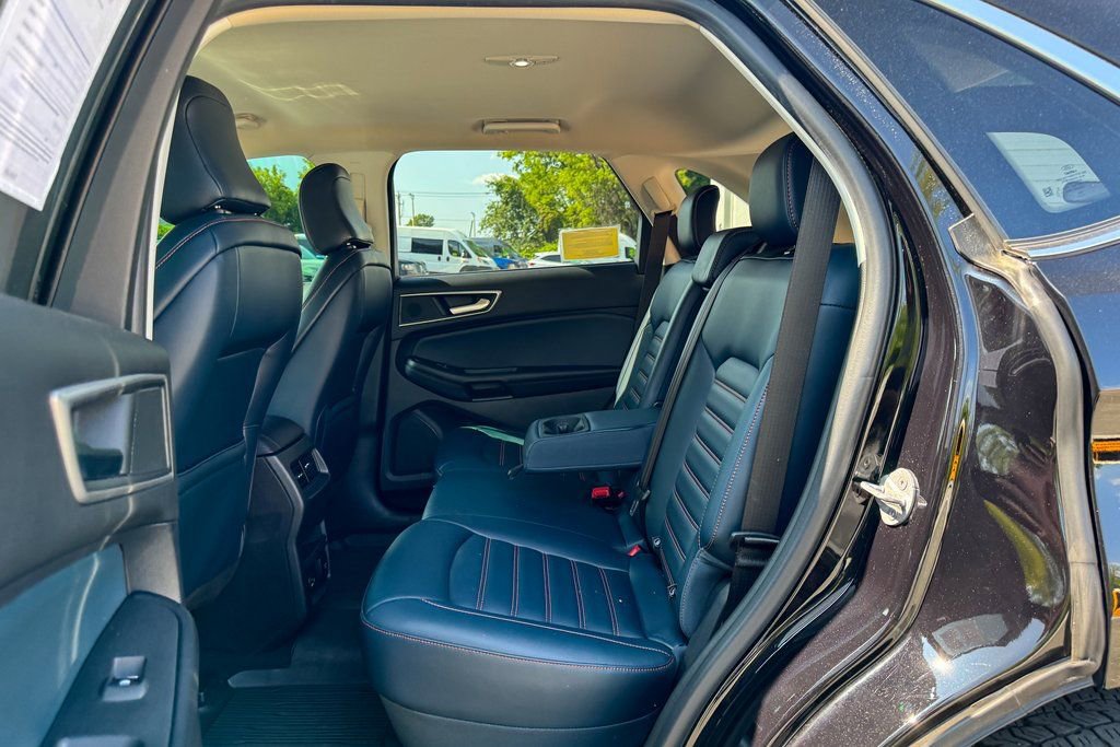Certified 2022 Ford Edge SEL w/ Sport Appearance Package image 17