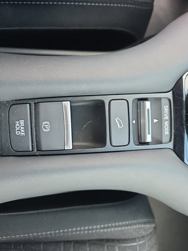 Used 2024 Honda HR-V LX image 23