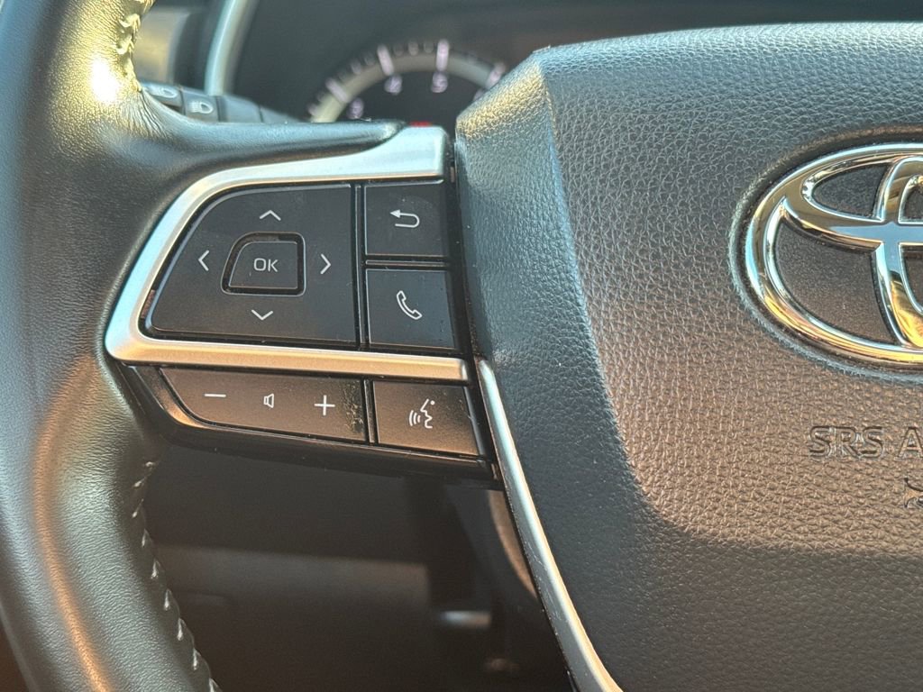 Used 2024 Toyota Highlander XLE image 21