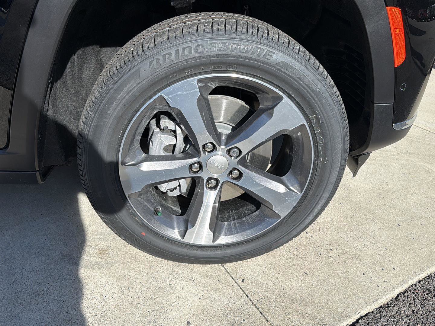 New 2025 Jeep Grand Cherokee L Limited w/ Luxury Tech Group II image 4