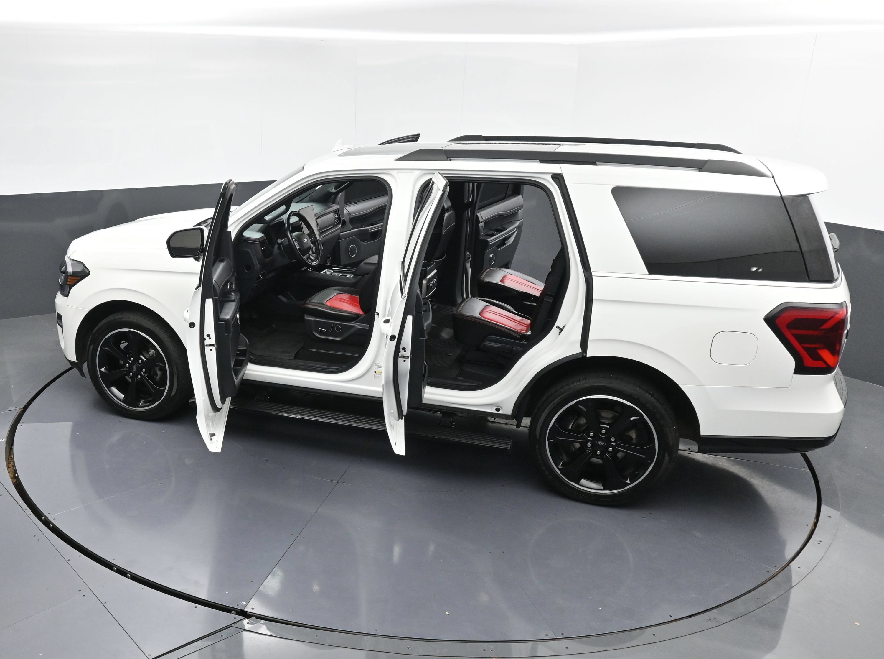 Used 2023 Ford Expedition Limited RWD image 46