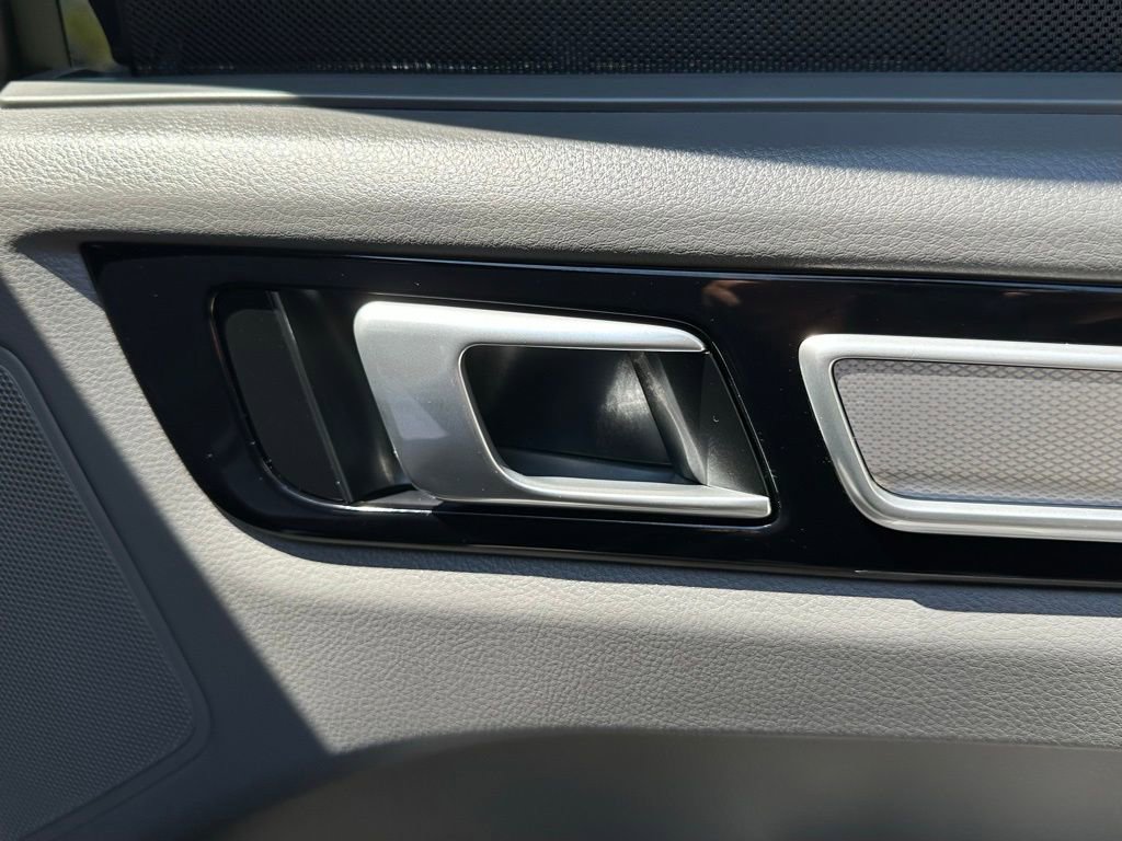 Used 2022 Porsche Cayenne E-Hybrid Coupe image 40