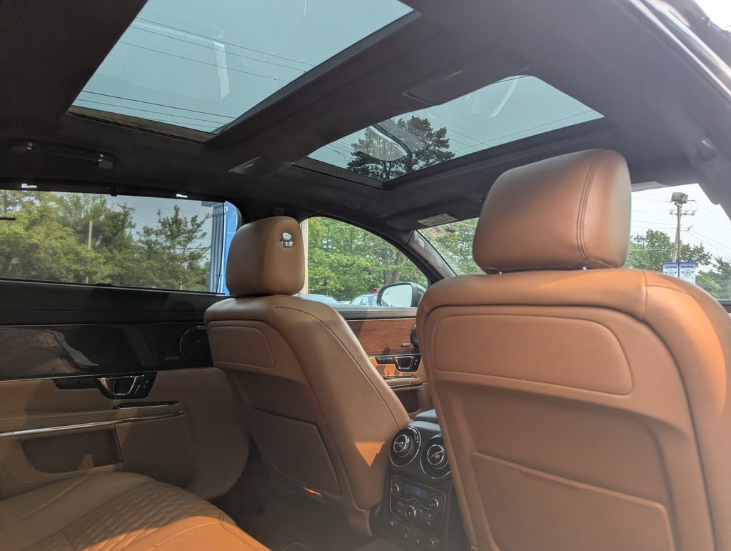 Used 2017 Jaguar XJ L Supercharged RWD image 55
