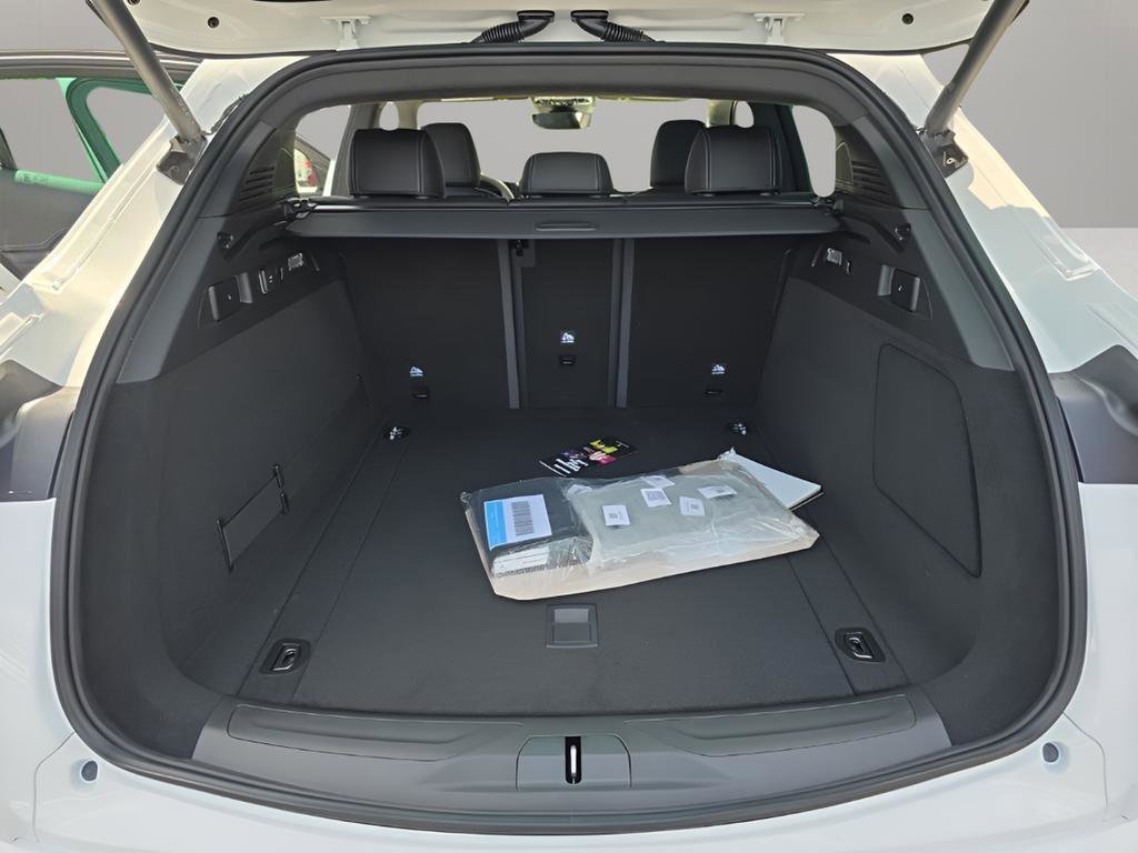 New 2025 Maserati Grecale GT image 33