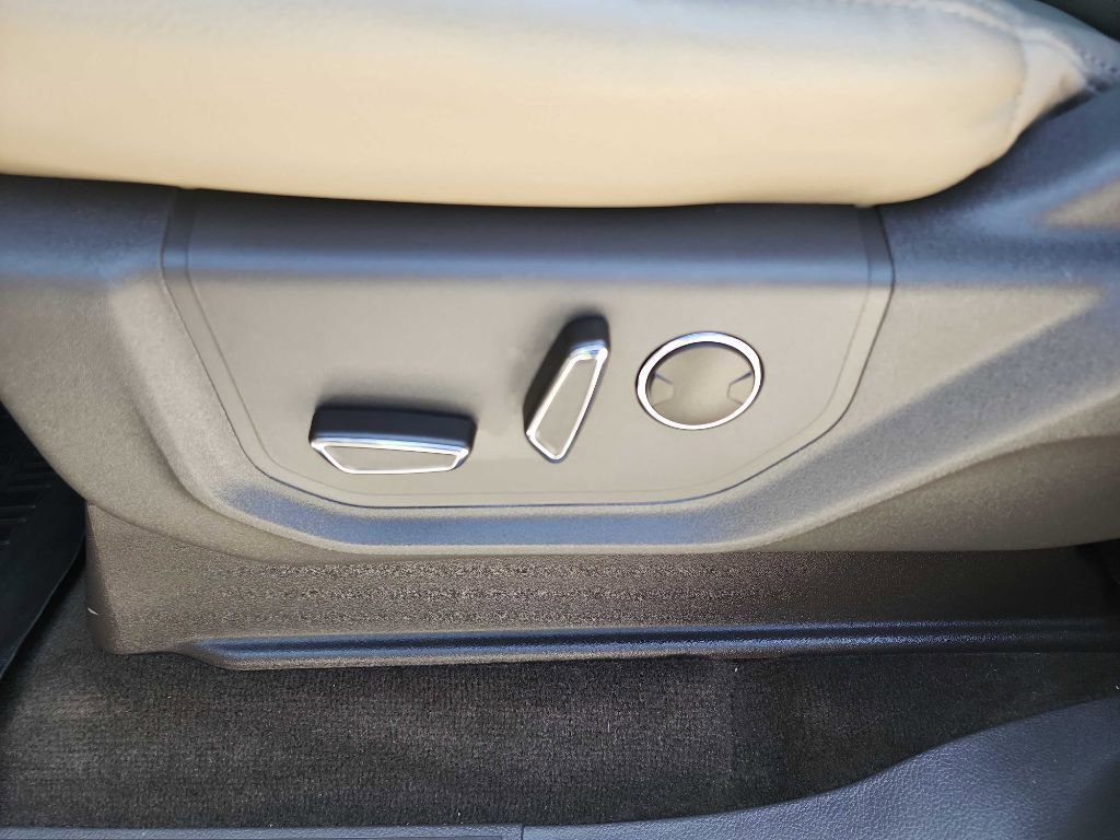 Used 2019 Ford Expedition XLT w/ Equipment Group 202A image 19