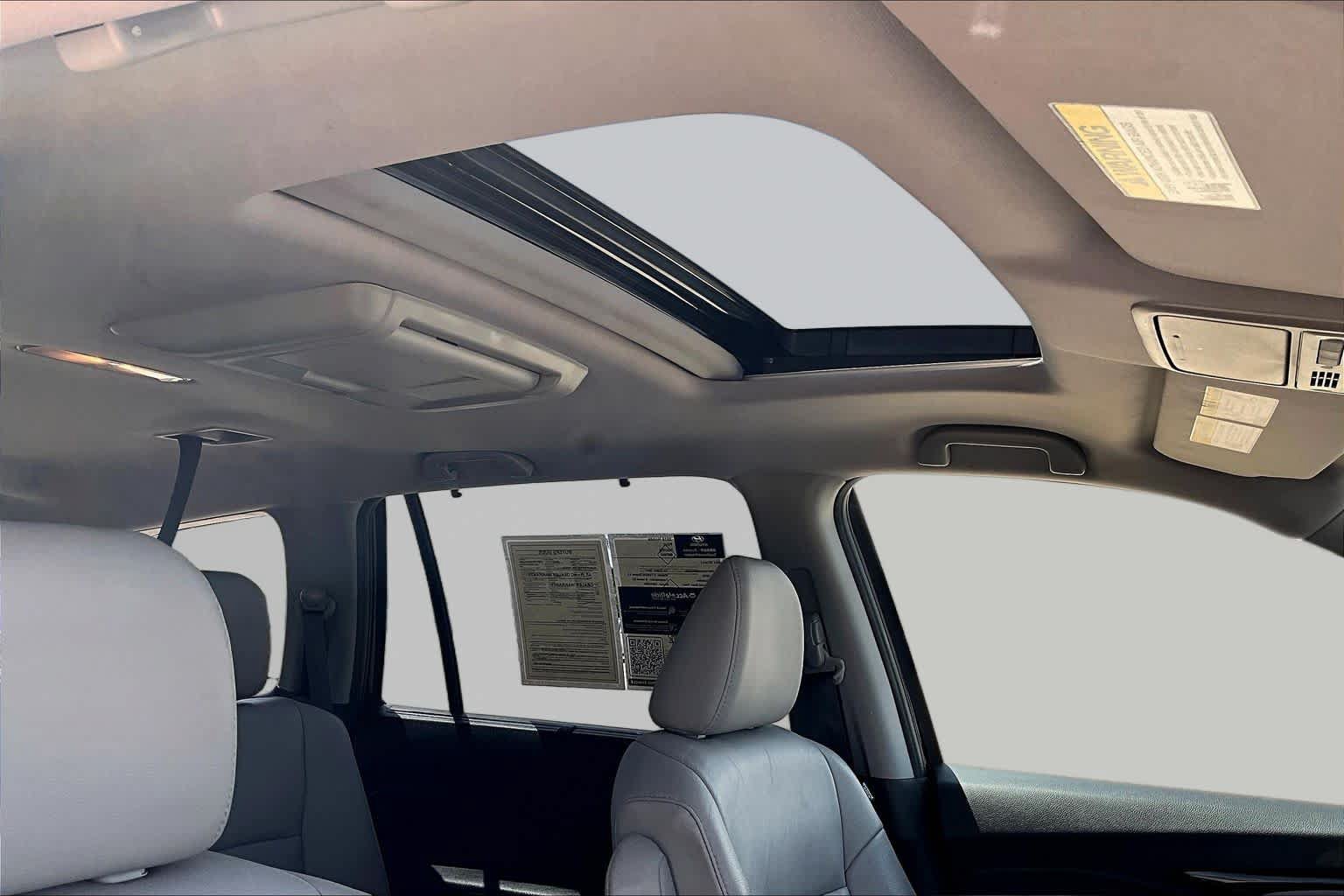 Used 2016 Honda Pilot Touring image 14