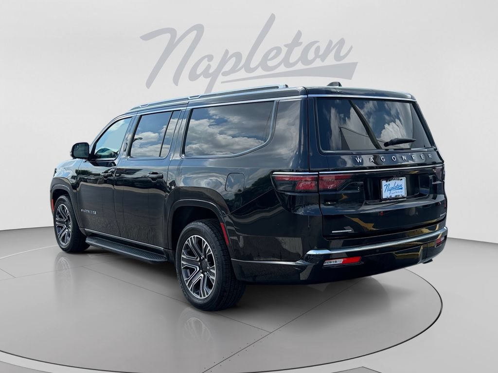Used 2023 Jeep Wagoneer L Series II AWD/4WD image 6