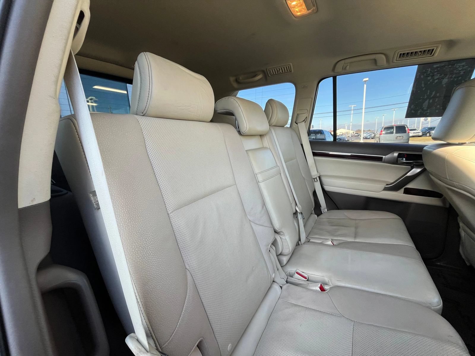 Used 2015 Lexus GX 460 w/ Premium Package AWD/4WD image 29