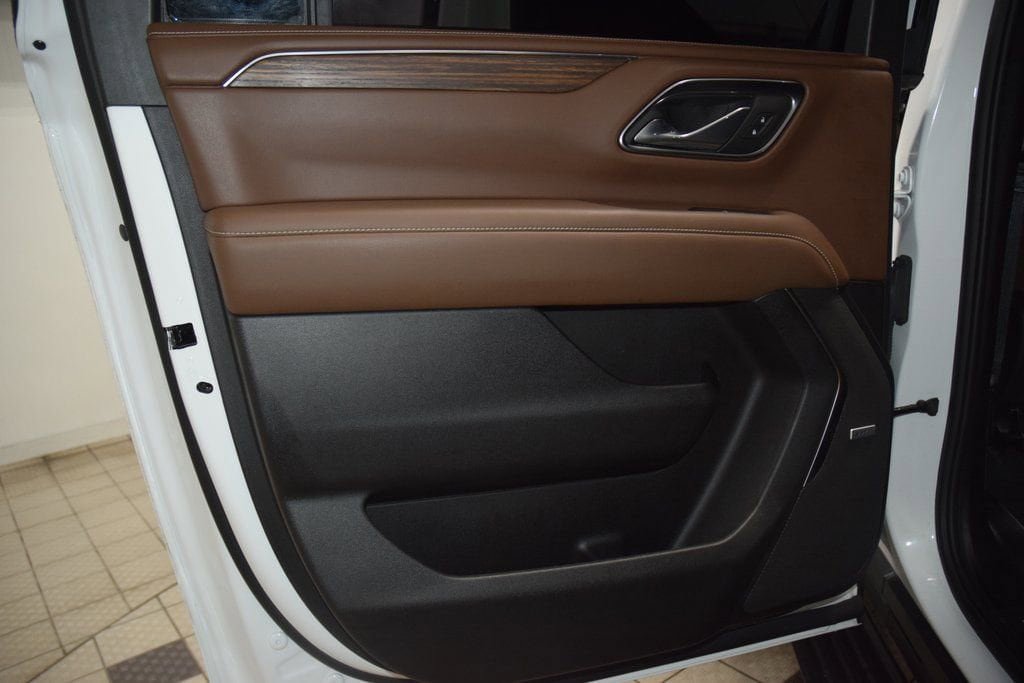 Used 2024 Chevrolet Suburban High Country AWD/4WD image 44