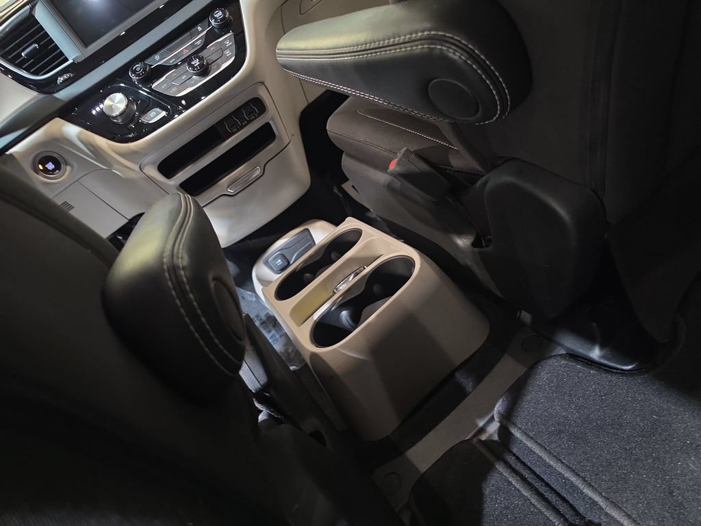 Used 2024 Chrysler Voyager LX FWD image 21
