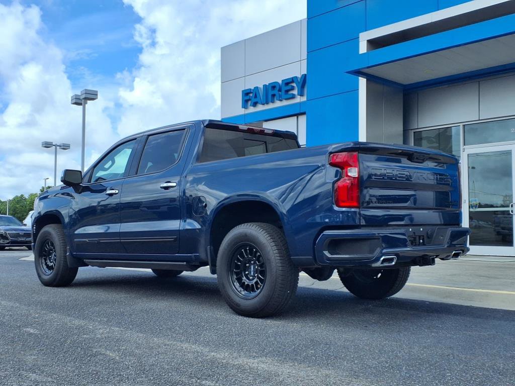 Used 2023 Chevrolet Silverado 1500 High Country w/ Technology Package image 3