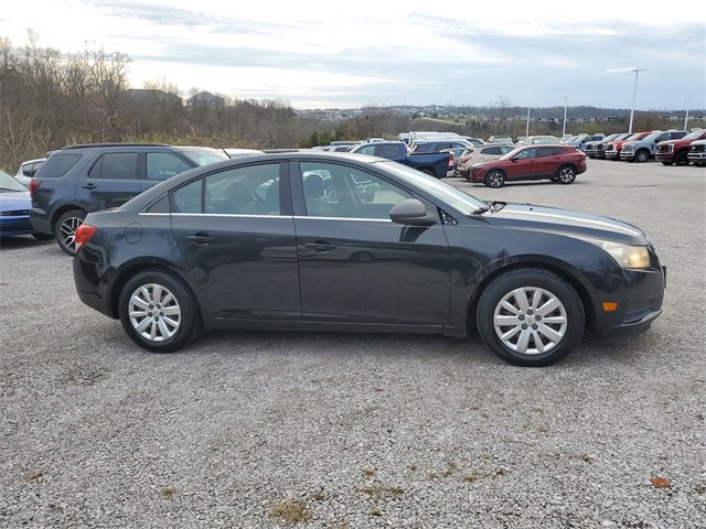 Used 2011 Chevrolet Cruze LS image 3