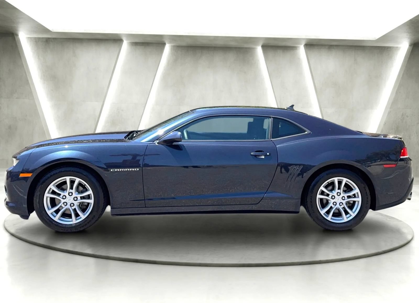 Used 2014 Chevrolet Camaro LS RWD image 8