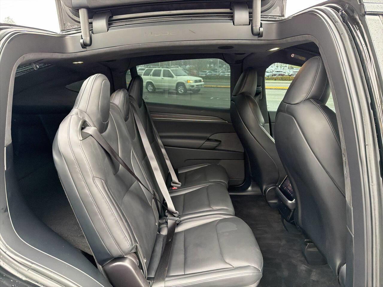 Used 2022 Tesla Model X image 23
