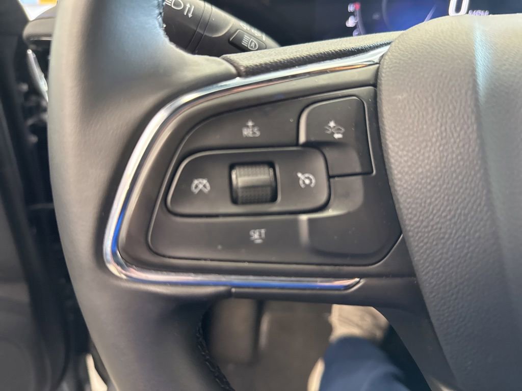 Certified 2025 Buick Envista Sport Touring FWD image 18