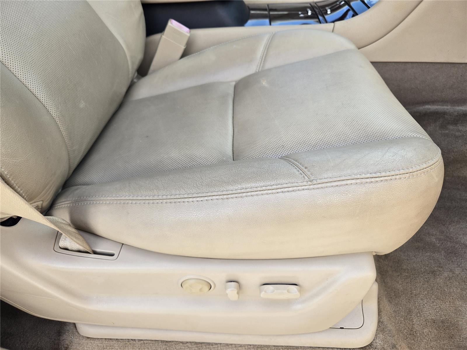 Used 2013 Cadillac Escalade EXT Premium AWD/4WD image 21