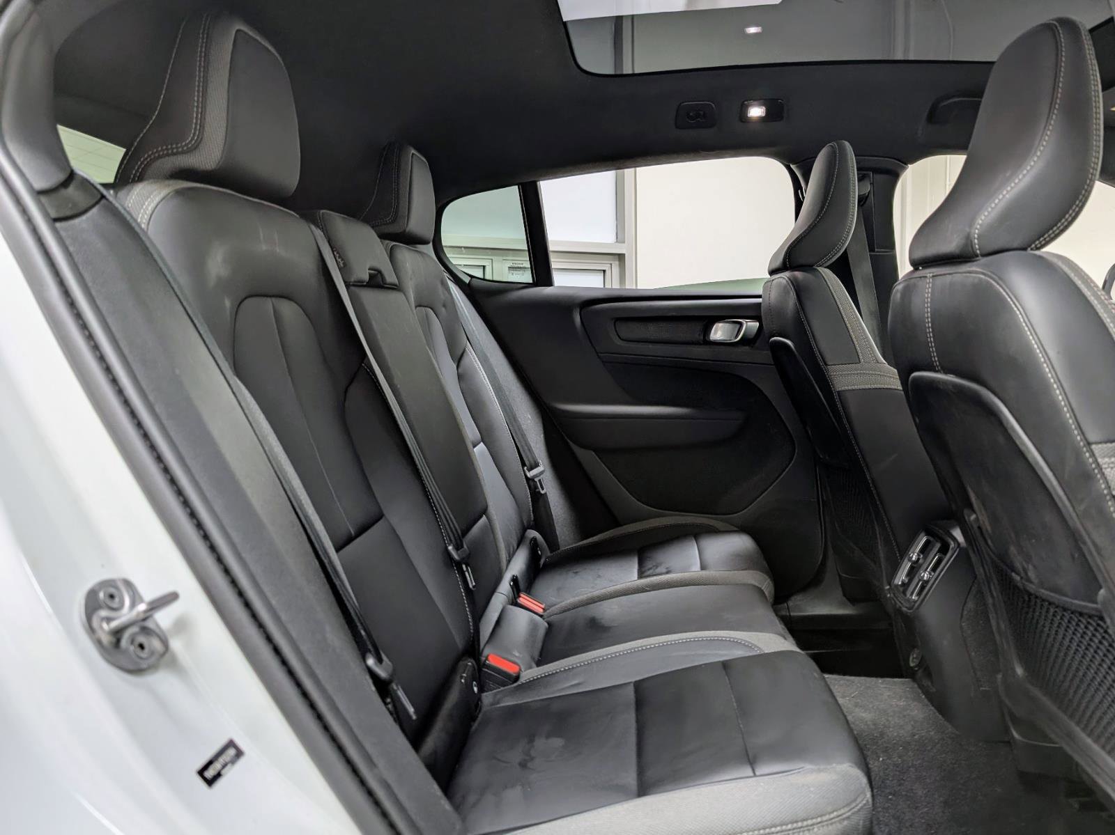 Used 2023 Volvo C40 Recharge Core image 21