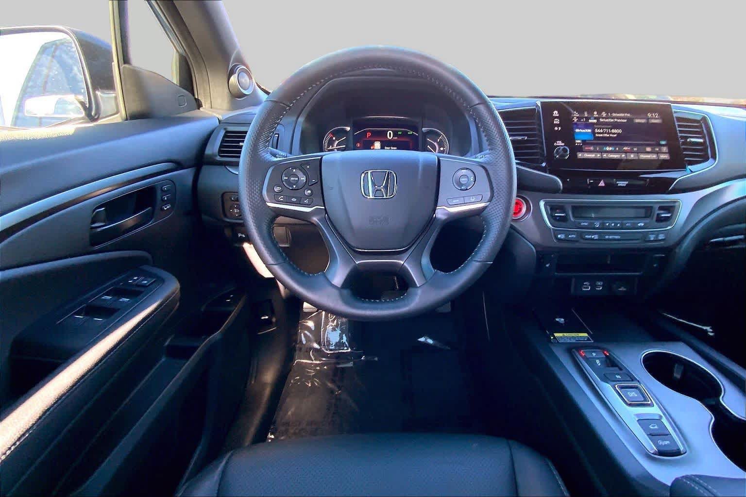 Used 2025 Honda Passport EX-L image 5
