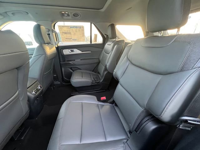 Used 2026 Ford Explorer Active w/ Active Comfort Package AWD/4WD image 15