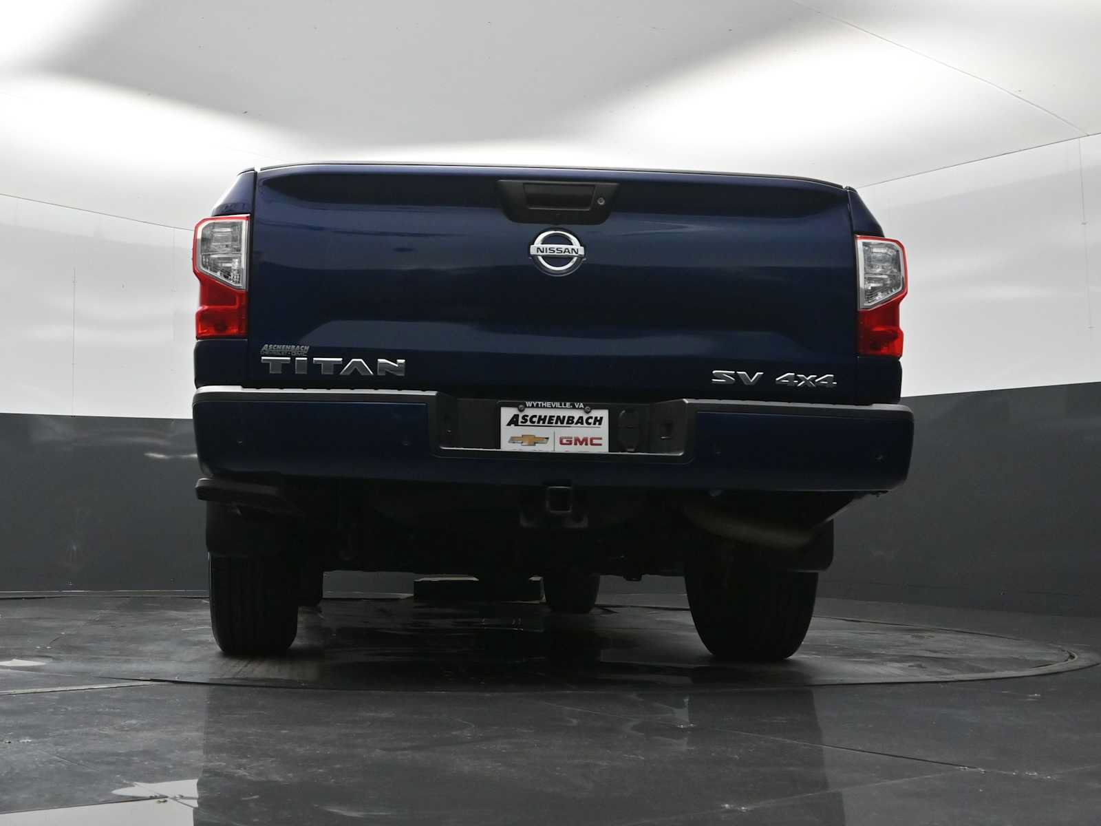 Used 2021 Nissan Titan SV w/ Accessory Utility Package AWD/4WD image 30