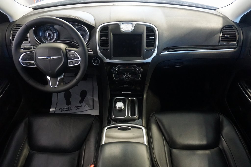 Used 2023 Chrysler 300 Touring L image 27