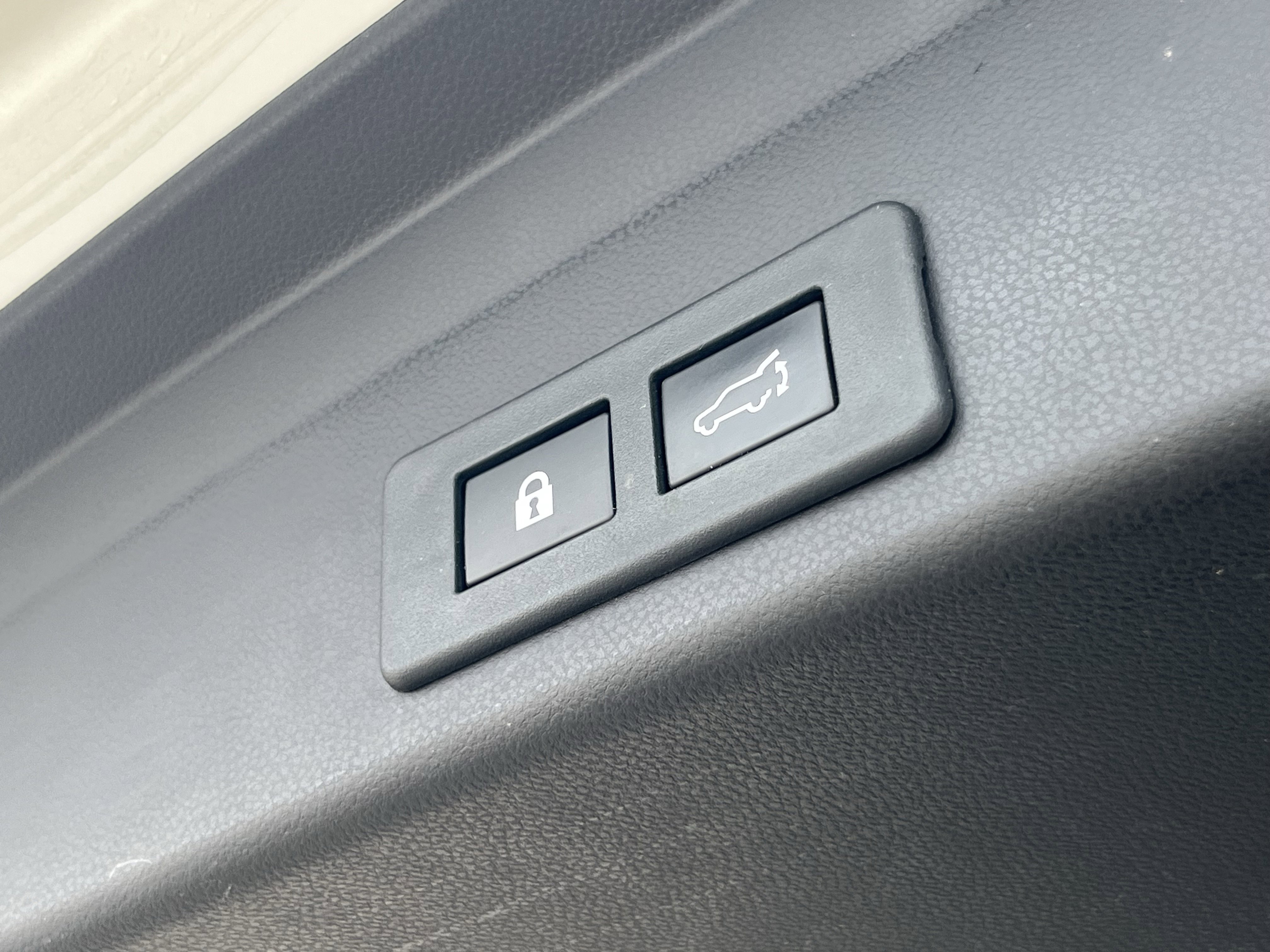 Used 2022 Subaru Ascent Touring w/ Popular Package #2A image 10