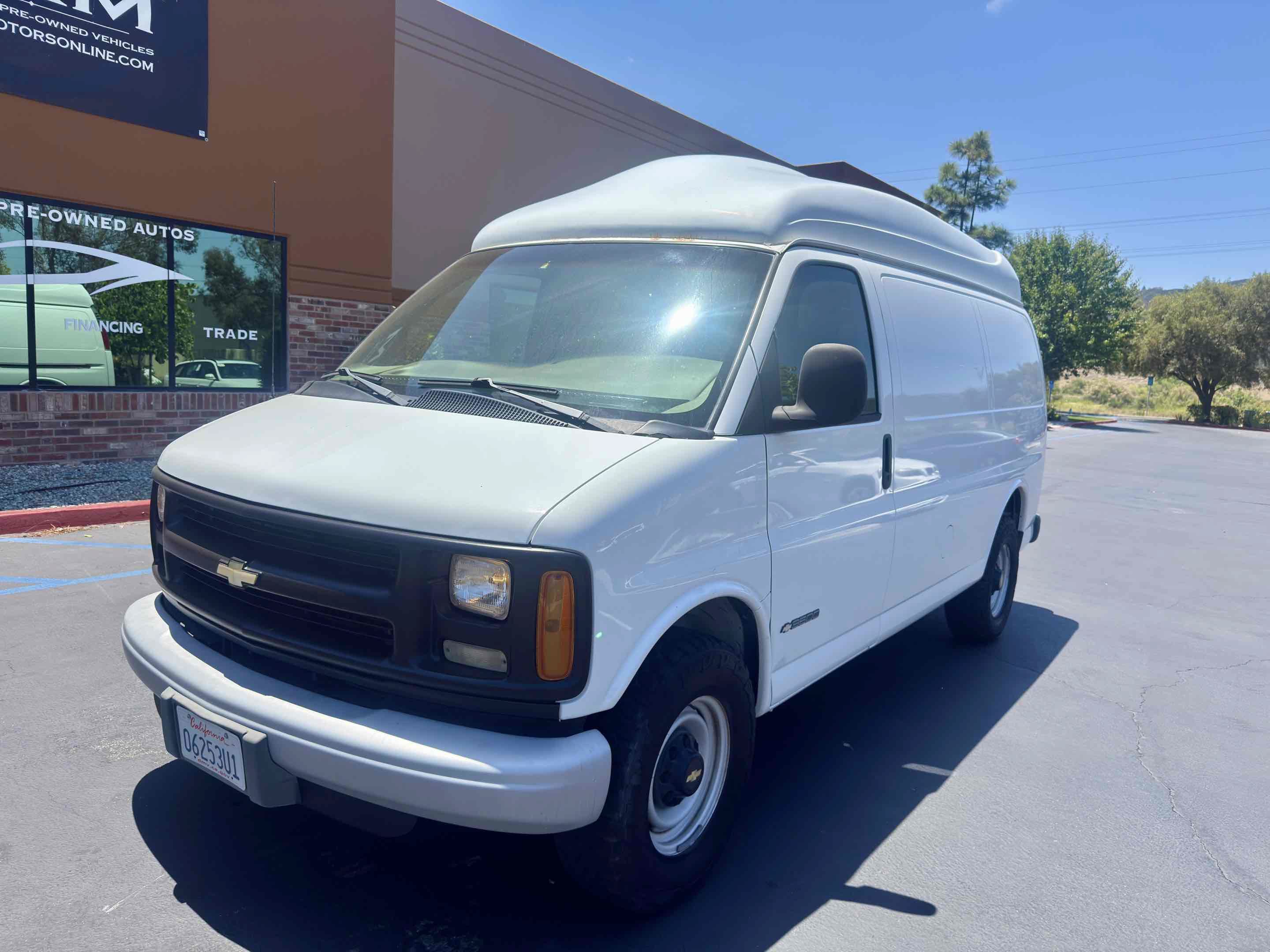 Used 2001 Chevrolet Express 3500 w/ Convenience Pkg 1 RWD image 5