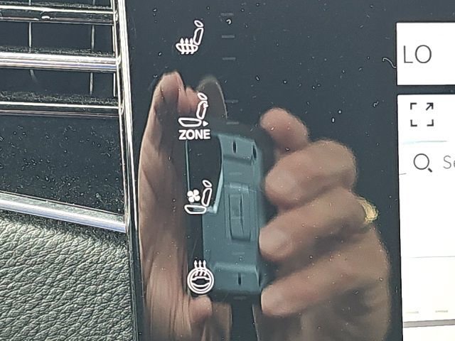 Used 2024 Jeep Wagoneer Series II w/ Flexible Seating Group image 47