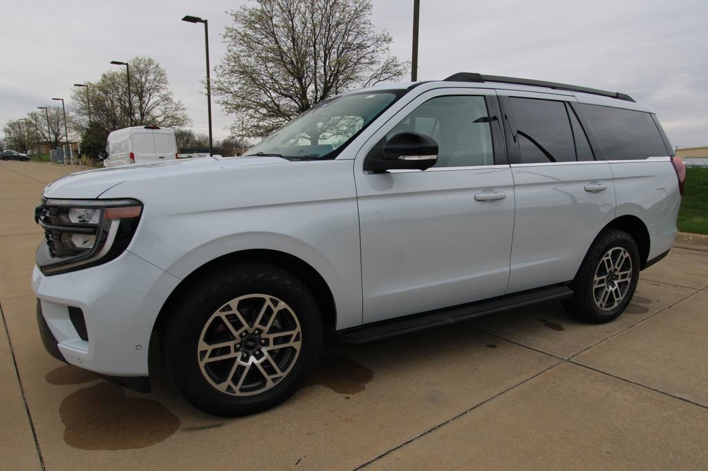 Used 2025 Ford Expedition Active image 20