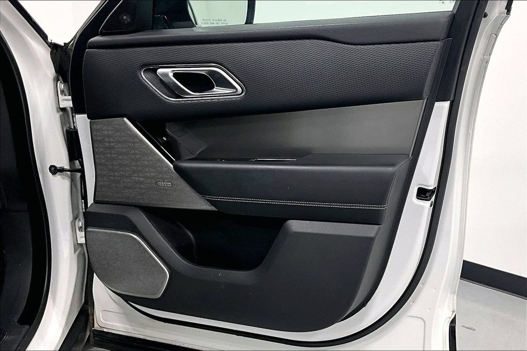 Used 2019 Land Rover Range Rover Velar S AWD/4WD image 19