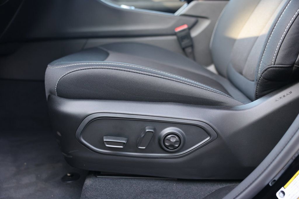 New 2025 Jeep Grand Cherokee Laredo X w/ Trailer Tow Package image 19