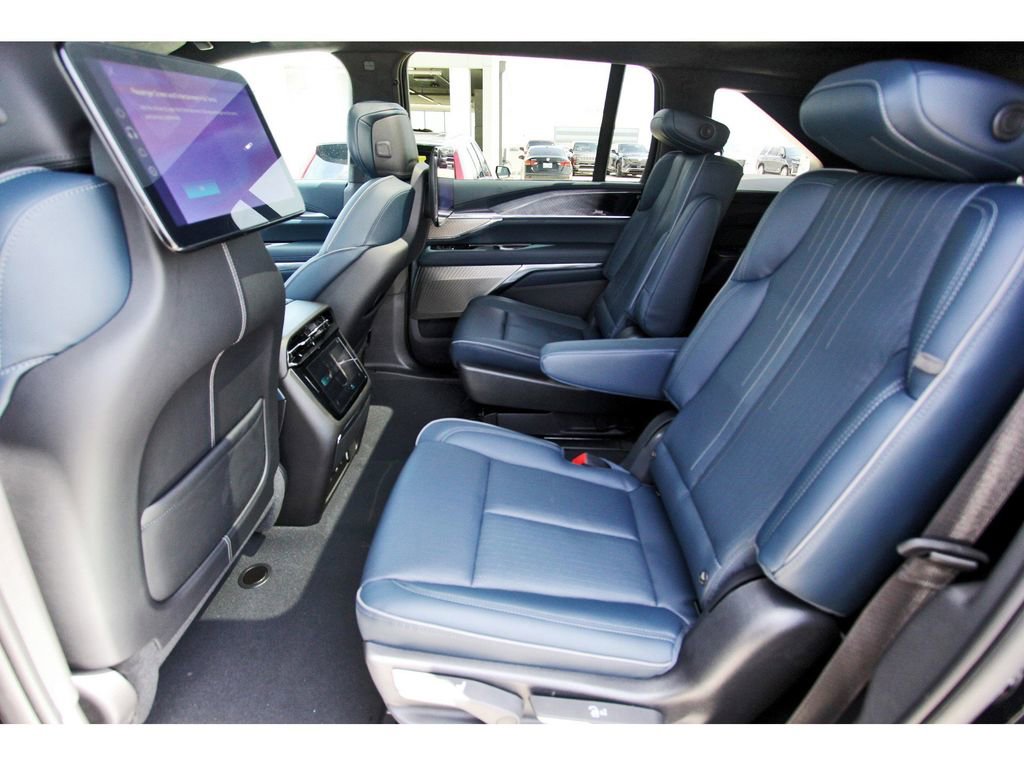 New 2026 Cadillac Escalade IQ Luxury 2 image 7