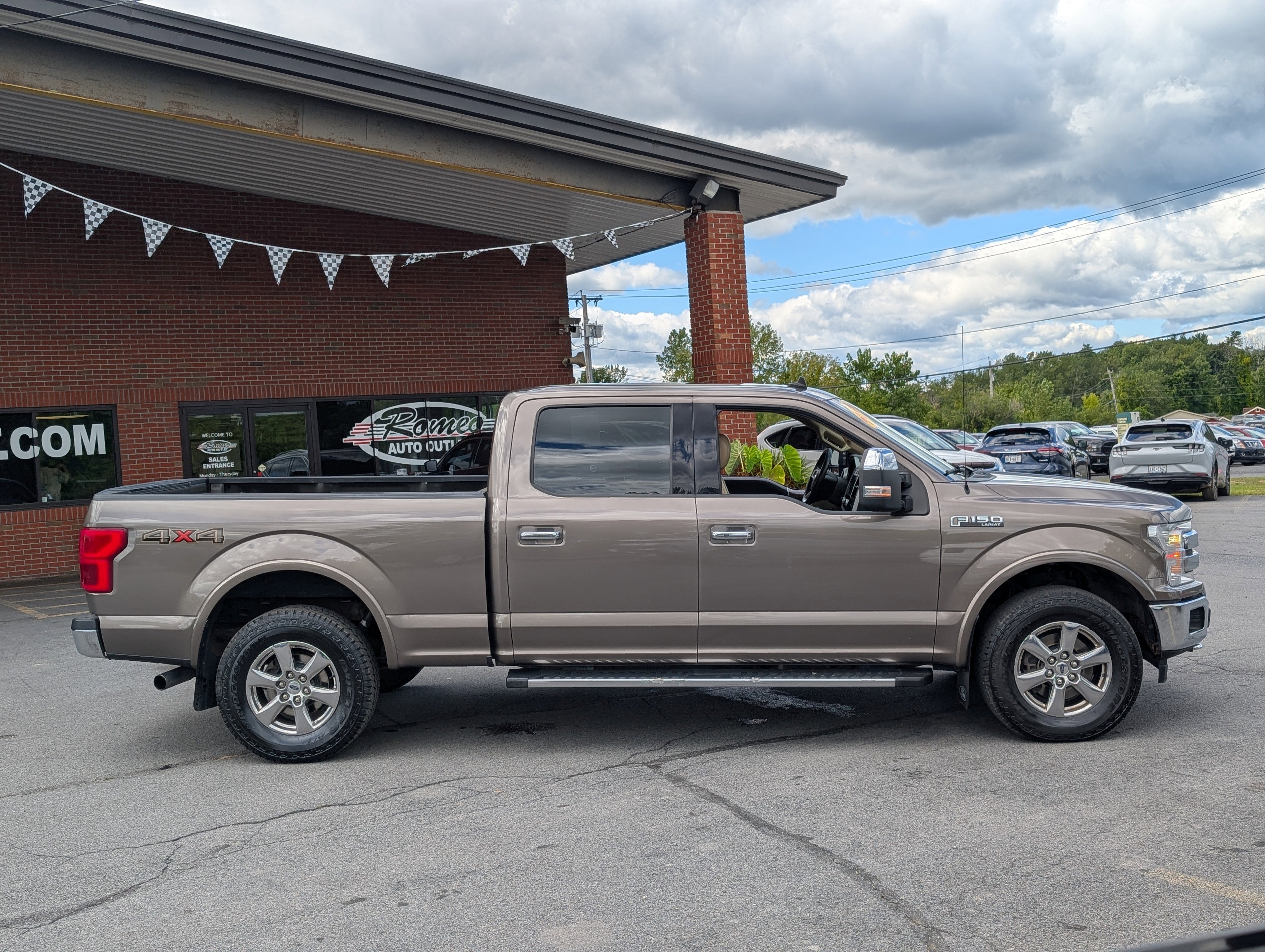 Used 2019 Ford F150 Lariat w/ Equipment Group 502A Luxury image 11