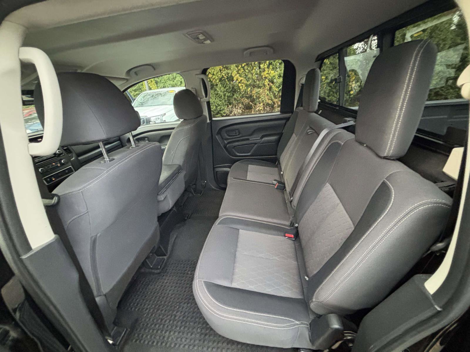 Used 2022 Nissan Titan S image 13