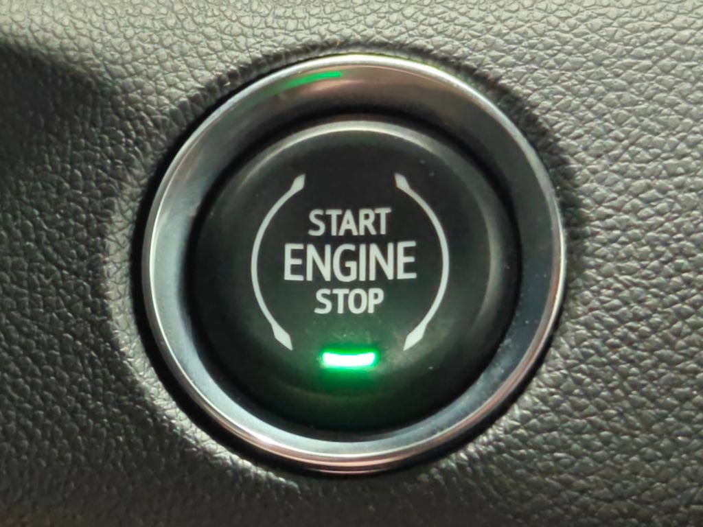 Used 2025 GMC Acadia Elevation w/ Elevation Premium Package FWD image 11