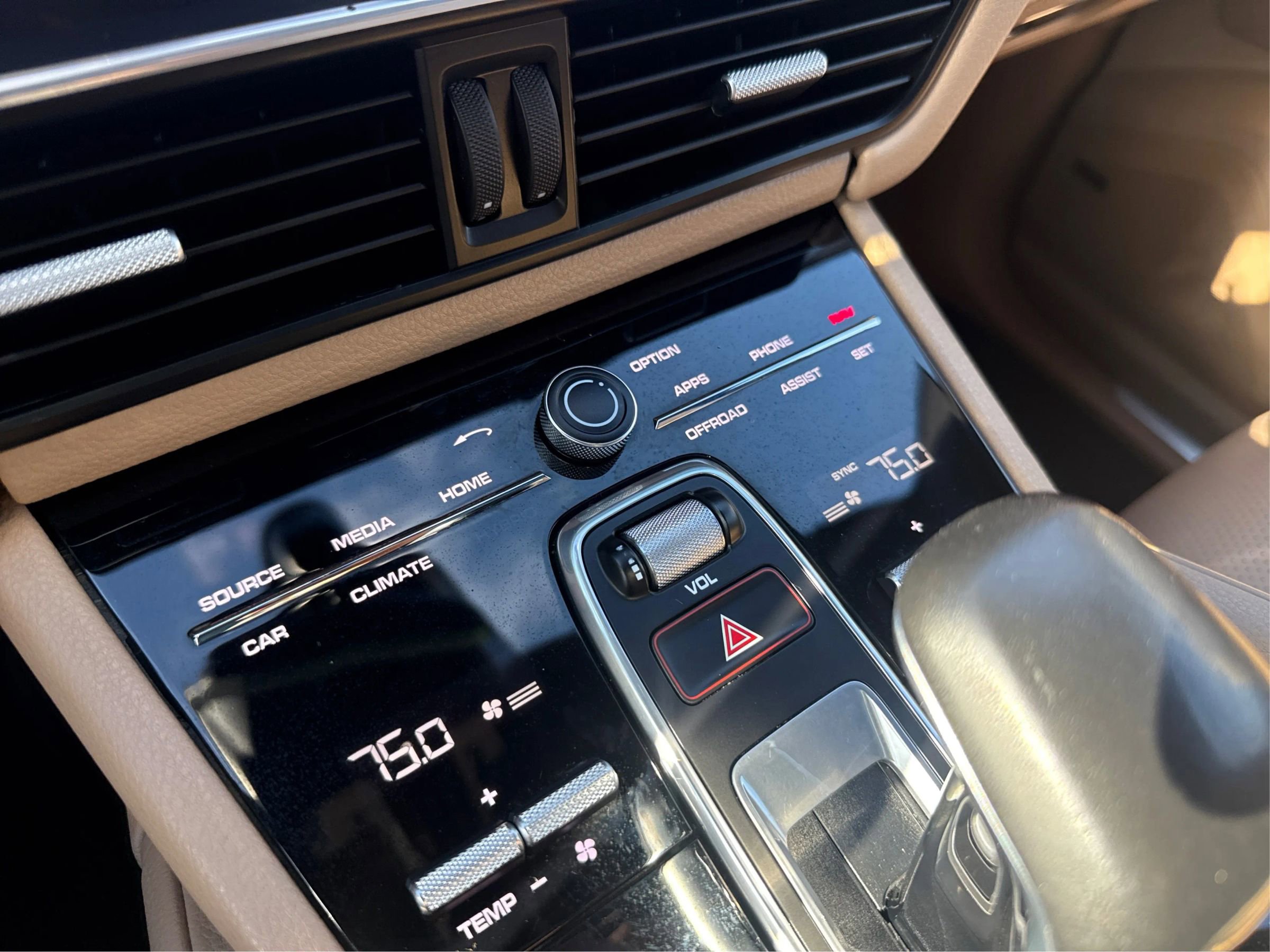 Used 2019 Porsche Cayenne image 34