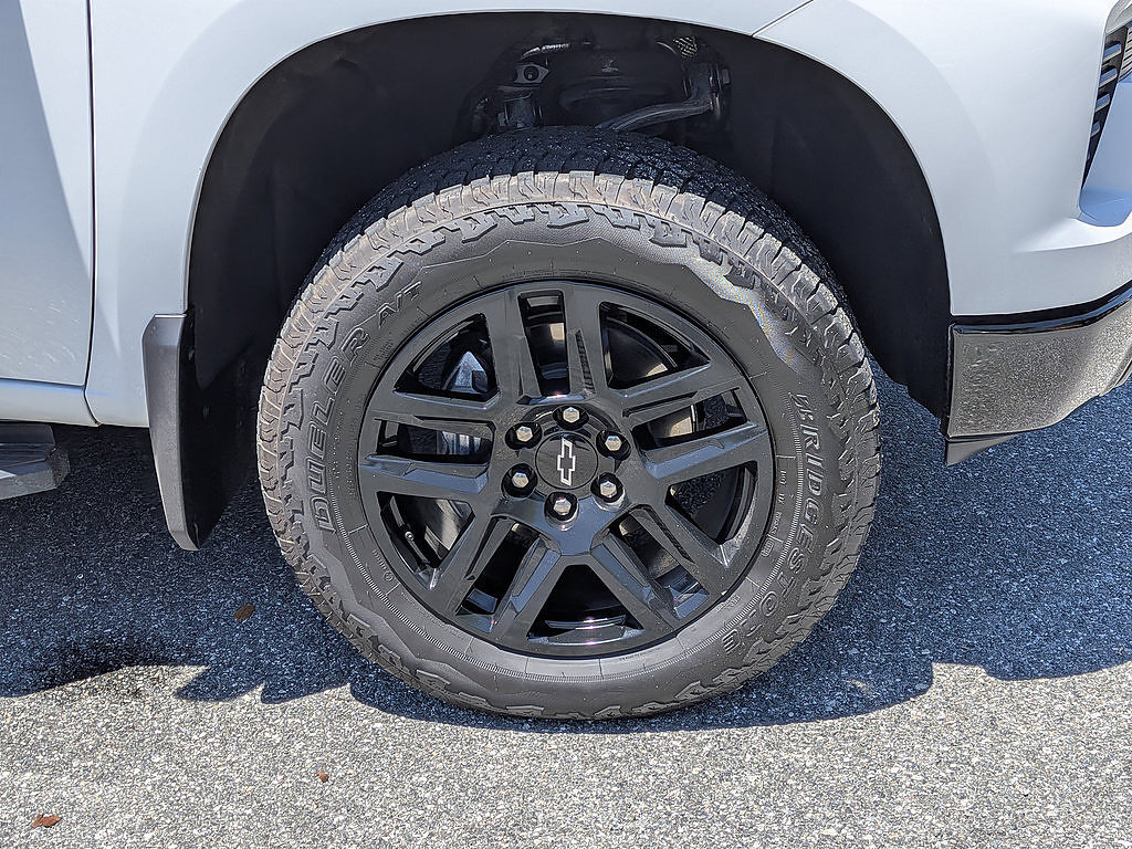 Certified 2025 Chevrolet Silverado 1500 LT Trail Boss w/ Convenience Package II AWD/4WD image 28