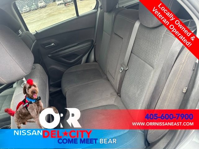 Used 2020 Chevrolet Trax LS w/ Tint and Cruise Package FWD image 11