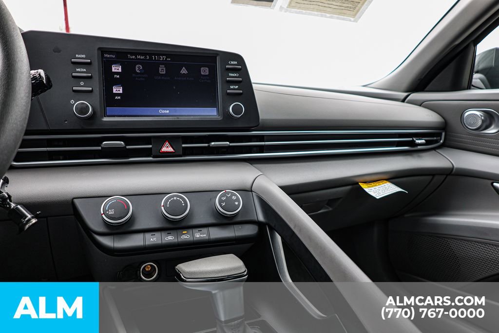 Used 2025 Hyundai Elantra SE FWD image 38