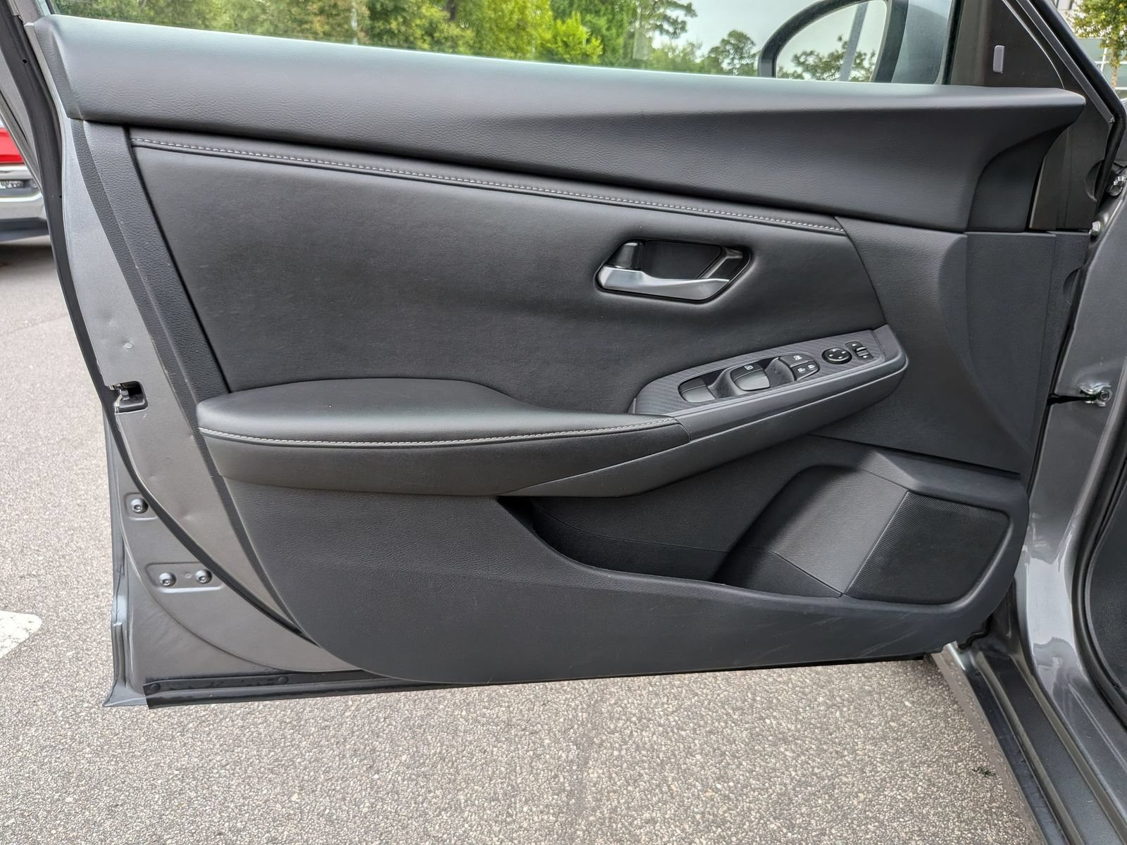 Used 2024 Nissan Sentra SV FWD image 12