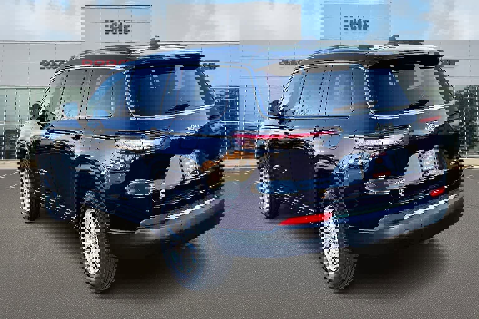 Used 2023 Jeep Grand Cherokee L Limited image 4