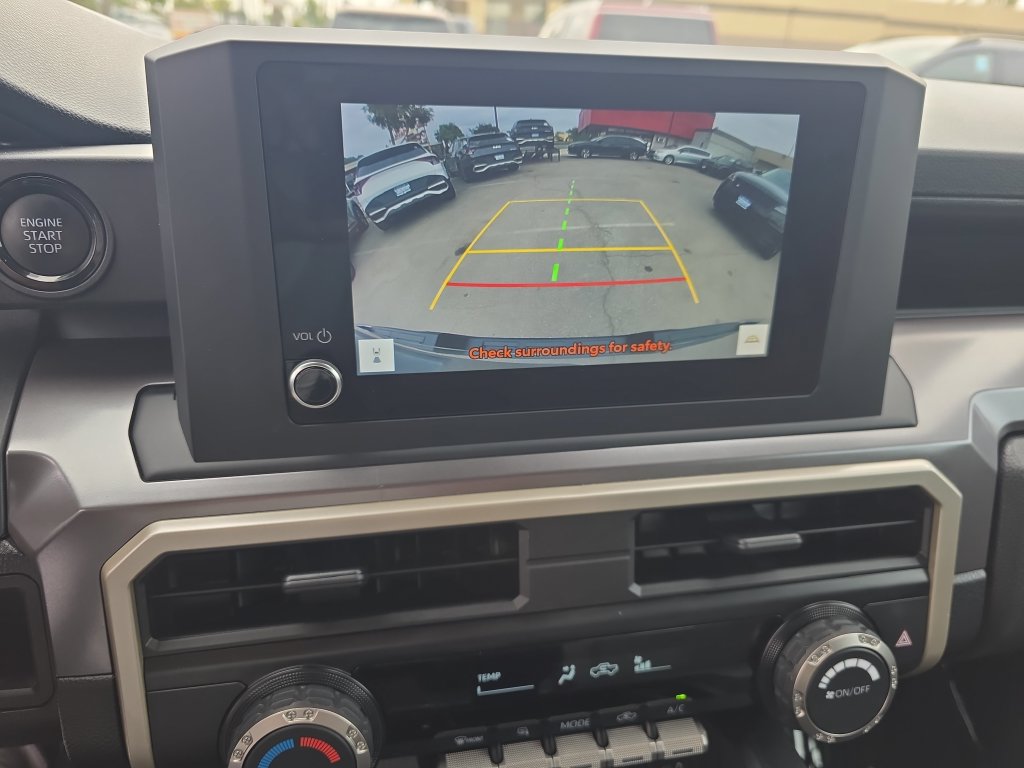 Used 2025 Toyota Tacoma SR5 AWD/4WD image 18