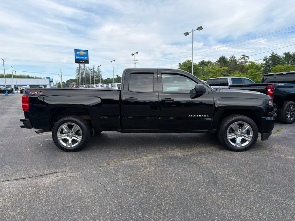 Used 2018 Chevrolet Silverado 1500 Custom w/ Custom Value Package AWD/4WD image 8